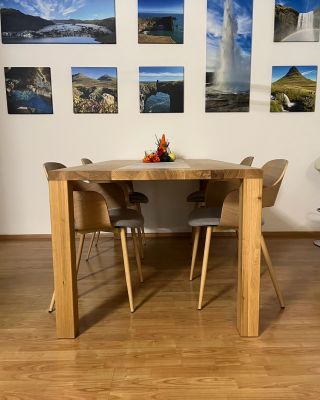 Duo, které spolu hraje do posledního detailu – jídelní stůl Drozd a komoda na míru zákazníkovi 🎶🪵 Každý kousek vzniká...